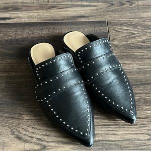 En Thread Studded Mule Flats